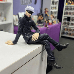 Figura Jujutsu kaisen Gojo sentado sonriendo